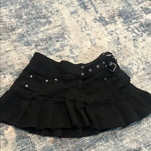 SHEIN Black Mini Skirt with Pleats